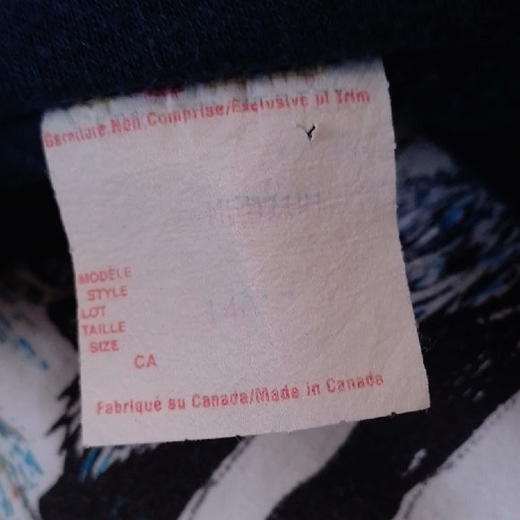 Wolf Graphic SweatsVINTAGE 90s WOLF PACK PRINT CANADIAN REFLECTION Quarter Zhirt