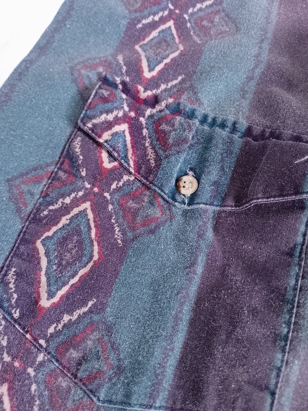 Vintage 90s Funky Patterned Button-Up Shirt COWBOYS TURTLE ASSOCIATION