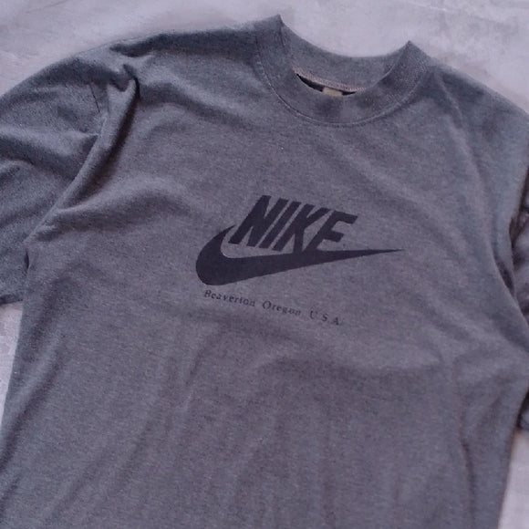 RARE Vintage 1980s Original Nike Beaverton Oregon USA T-SHIRT