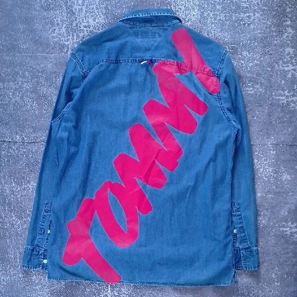 Tommy Hilfiger Blue Denim Shirt with Bold Red Logo CUSOTM FIT