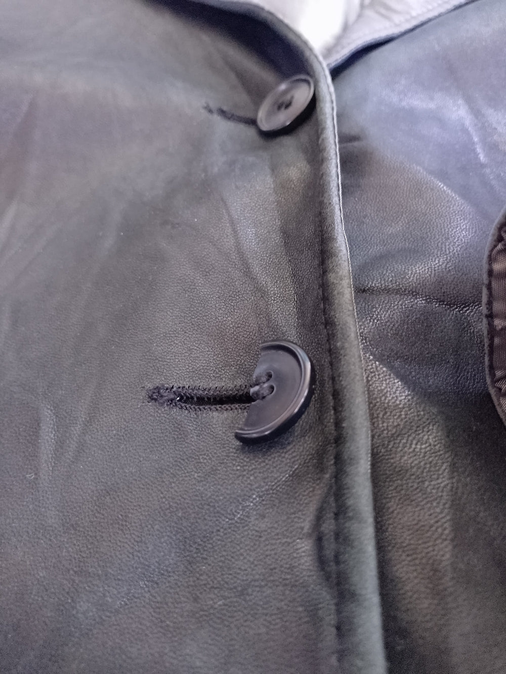 DANIER Women’s Black Leather Jacket with Contrast Collar