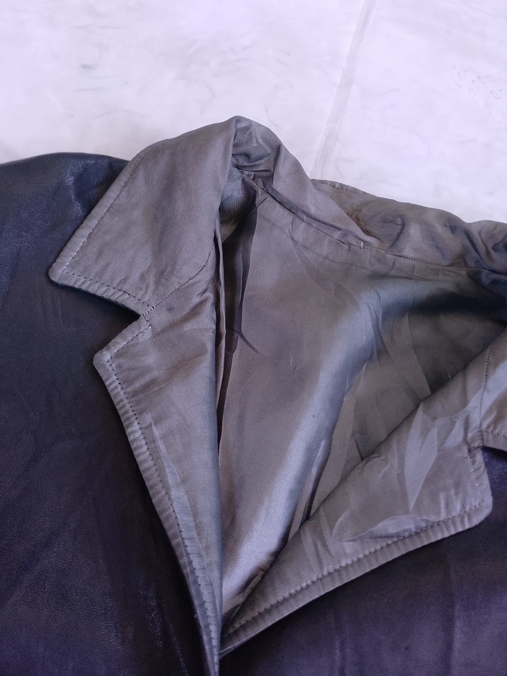 DANIER Women’s Black Leather Jacket with Contrast Collar
