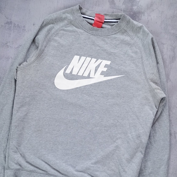 Nike Big Logo Essential Crewneck Sweater