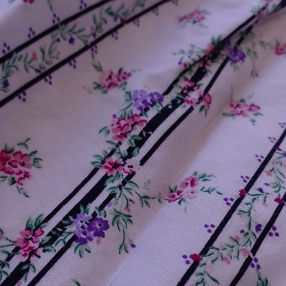 Vintage 90s T.LIPSON Floral Pleated White Skirt