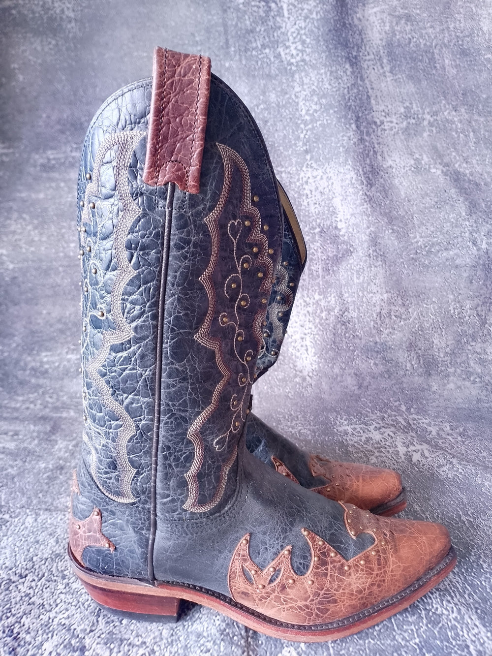 Vintage Canada West Brahma Two-Tone Embossed Leather Western Boots Style 4104