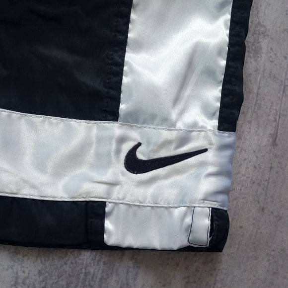 Vintage 90s Black/White Essential Shorts