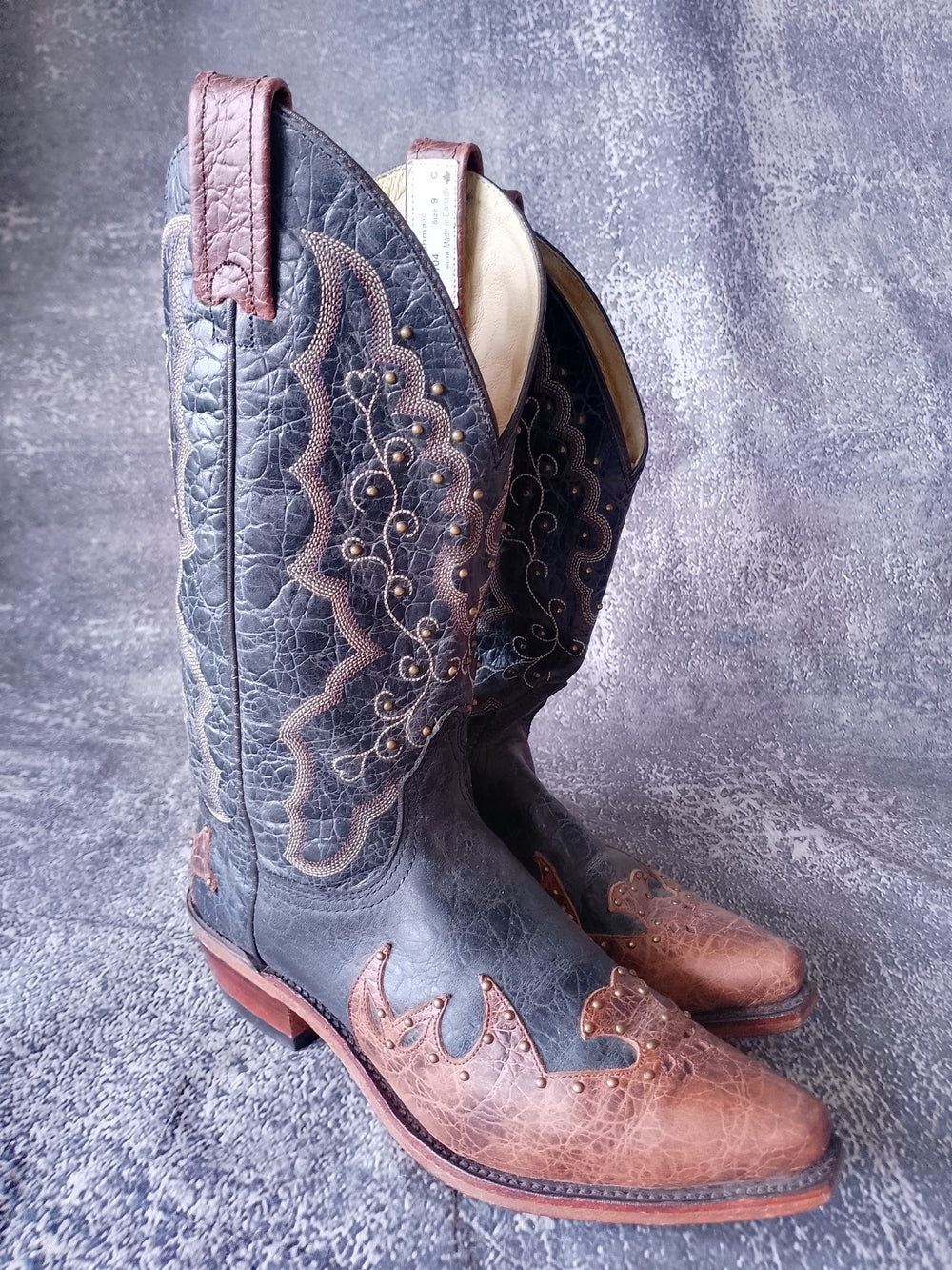 Vintage Canada West Brahma Two-Tone Embossed Leather Western Boots Style 4104