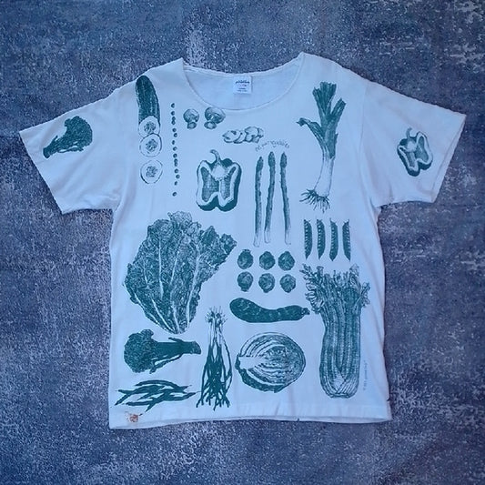 Vintage 90s AOP White and Green Vegetable Print T-Shirt