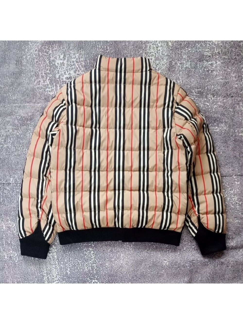 BURBERRY CLASSIC PATTERN DOWN PUFFER JACKET