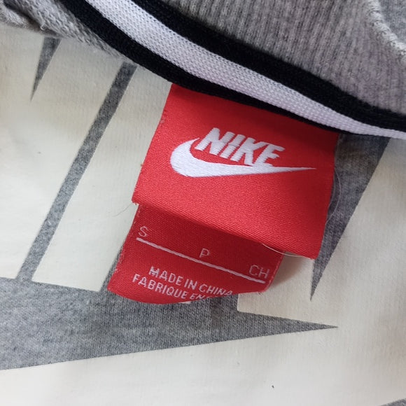 Nike Big Logo Essential Crewneck Sweater