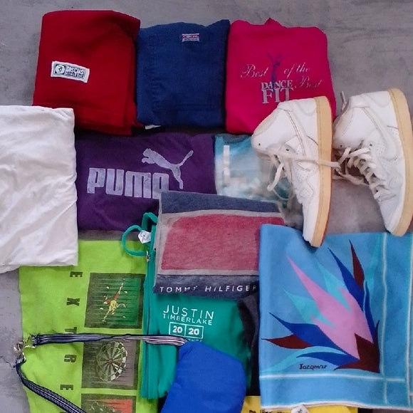 🧺 30-Piece Mixed Wholesale Clothing Bundle (Men’s, Women’s & Kids) 👕