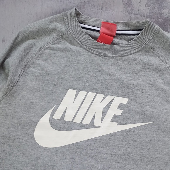 Nike Big Logo Essential Crewneck Sweater