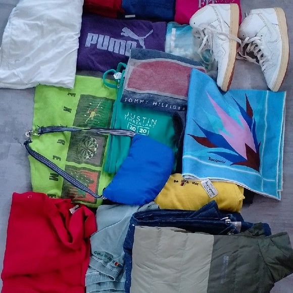 🧺 30-Piece Mixed Wholesale Clothing Bundle (Men’s, Women’s & Kids) 👕