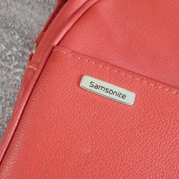 Vintage 1970s  Samsonite Red Shoulder Bag RED UNISEX LEATHER