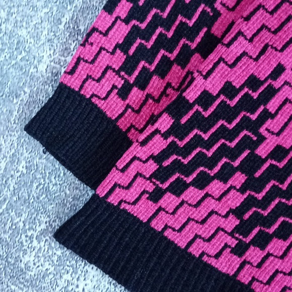 Vintage 90s Diamond Pattern Pink/Black Crewneck Shoulder Pads