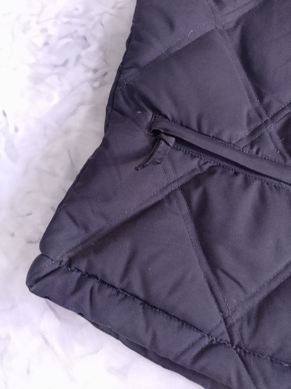 GAP DOWN Classic Women's Quilted Vest - Black