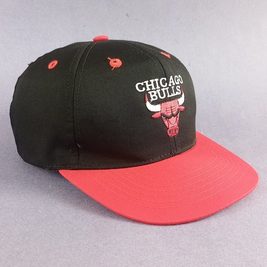 Vintage 90s Chicago Bulls LOGO 7 Official NBA Snapback Hat