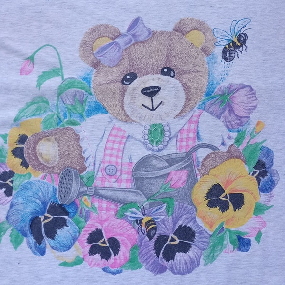 Vintage 90s Teddy Bear In Flower With Bee's Graphic T-Shirt
