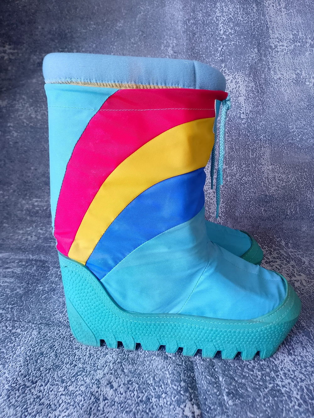 RARE Vintage 1980s Rainbow-striped Moon Boots UNISEX