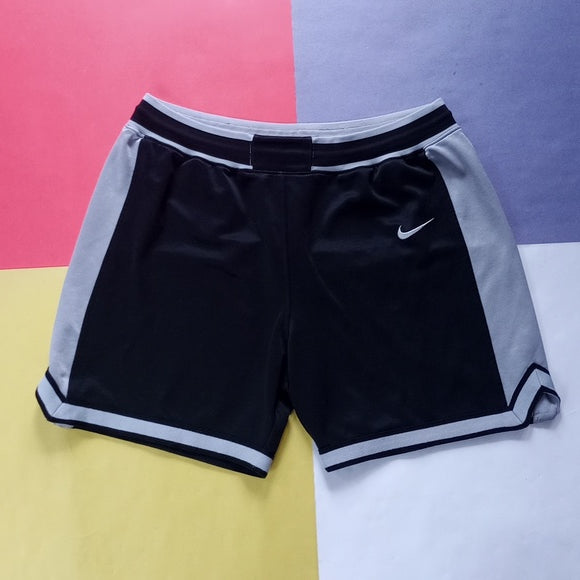 Vintage Team Nike Essential Shorts Unisex