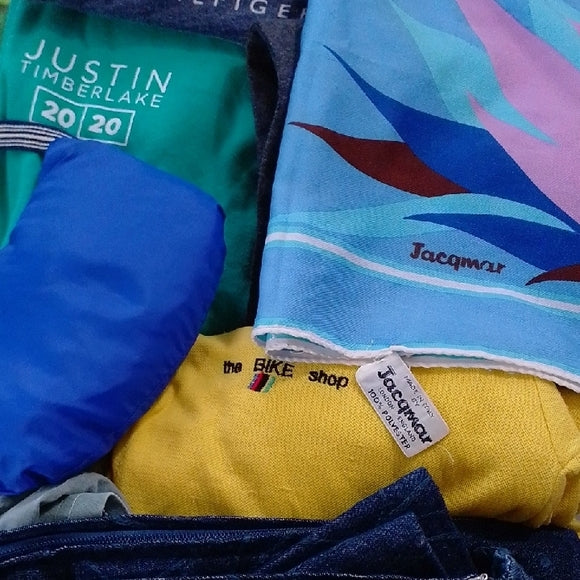 🧺 30-Piece Mixed Wholesale Clothing Bundle (Men’s, Women’s & Kids) 👕