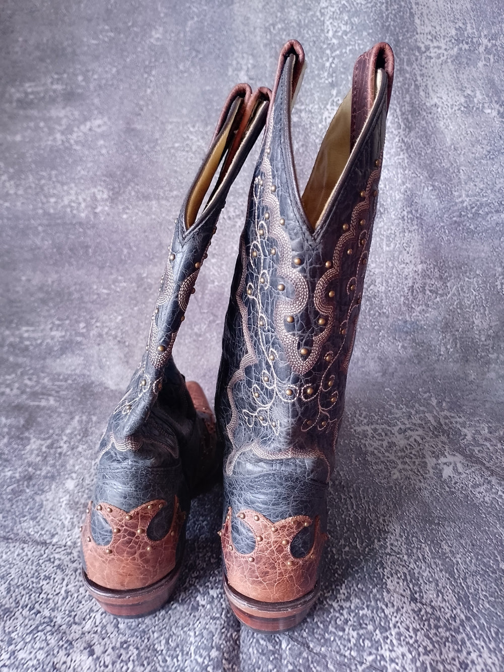 Vintage Canada West Brahma Two-Tone Embossed Leather Western Boots Style 4104