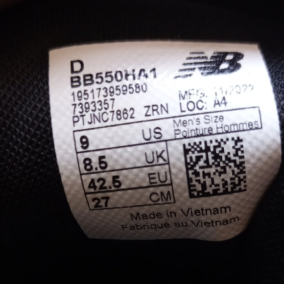 New Balance Men's 550 White and Black Sneakers