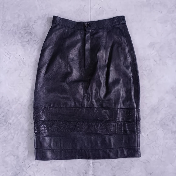 Vintage 90s MOMENTO MADE IN ITALY Black Leather Skirt