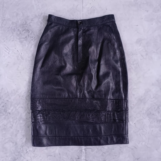 Vintage 90s MOMENTO MADE IN ITALY Black Leather Skirt