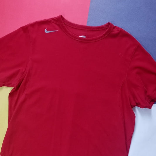 NIKE Fit Dry Essential T-Shirt