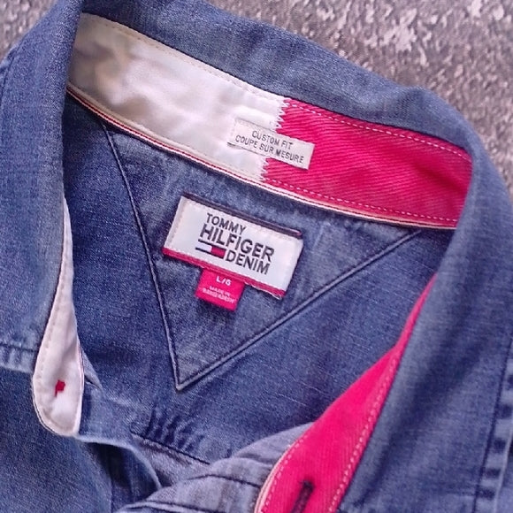 Tommy Hilfiger Blue Denim Shirt with Bold Red Logo CUSOTM FIT