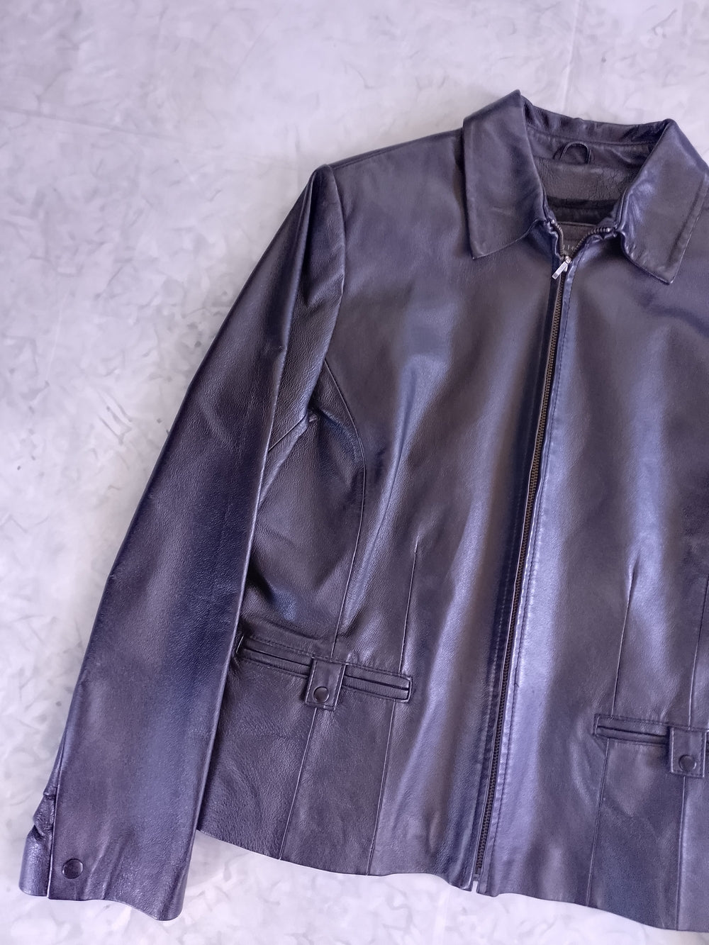 MANTLES Classic Black Leather Jacket