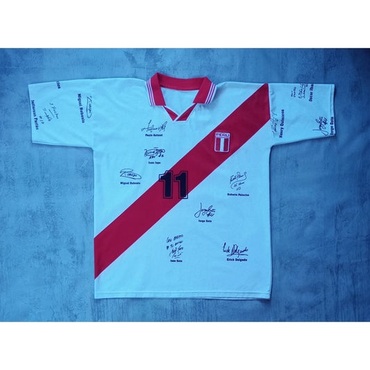 VINTAGE PERU Signature Soccer Jersey #11