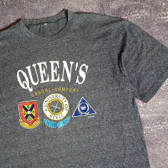 Vintage 1990 Queen's University Casual Comfort Single Stitch T-Shirt