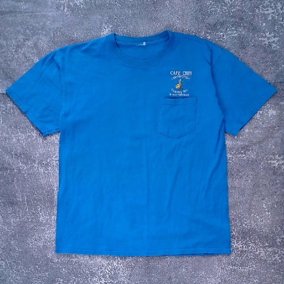 Vintage 90s CAPE CHIN CONNECTION COUNTRY INN BRUCE PANCVILLIA POCKET T-SHIRT