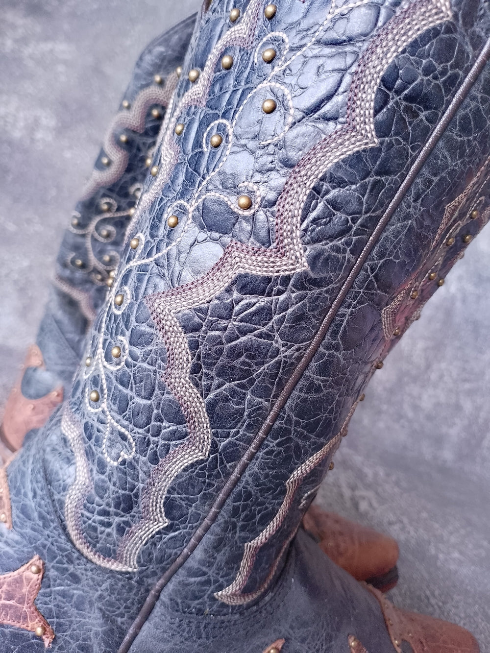 Vintage Canada West Brahma Two-Tone Embossed Leather Western Boots Style 4104