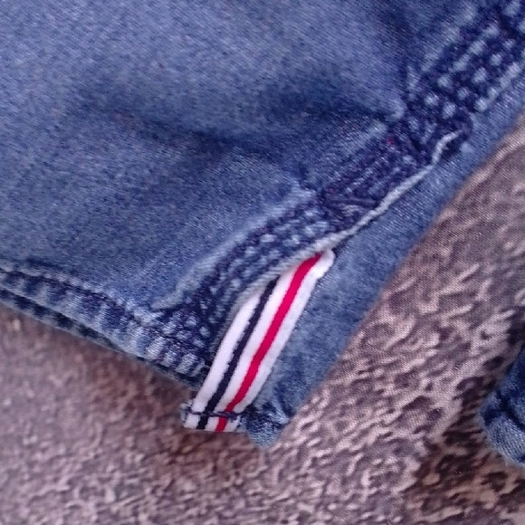 Tommy Hilfiger Blue Denim Shirt with Bold Red Logo CUSOTM FIT
