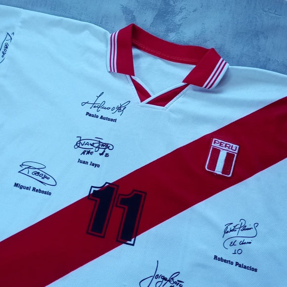 VINTAGE PERU Signature Soccer Jersey #11