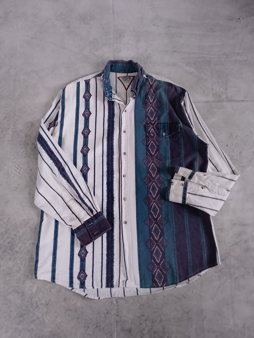 Vintage 90s Funky Patterned Button-Up Shirt COWBOYS TURTLE ASSOCIATION
