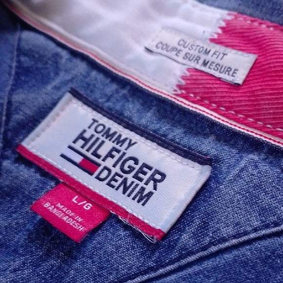 Tommy Hilfiger Blue Denim Shirt with Bold Red Logo CUSOTM FIT