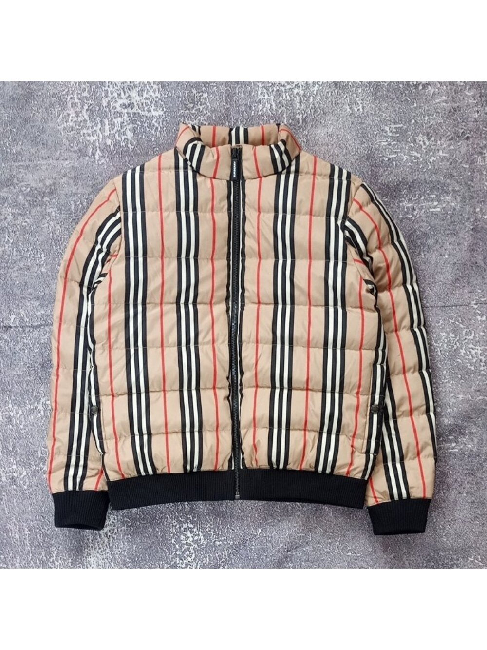 BURBERRY CLASSIC PATTERN DOWN PUFFER JACKET
