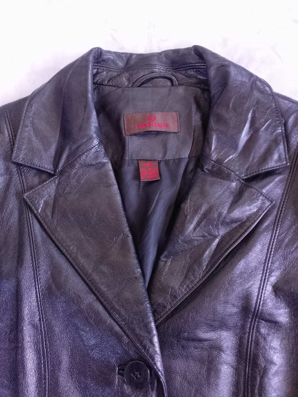 Danier Classic Women's Black Italian Leather Blazer Jacket