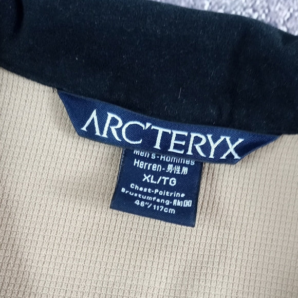 Arc'teryx Men's Black and Green Jacket