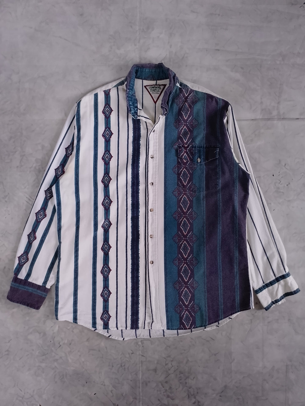 Vintage 90s Funky Patterned Button-Up Shirt COWBOYS TURTLE ASSOCIATION