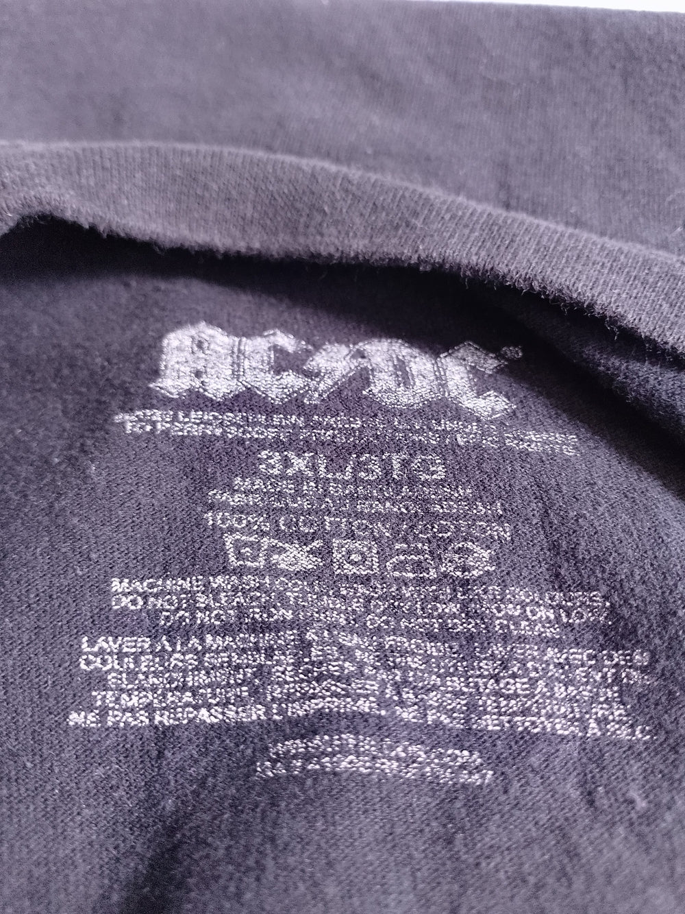 MODERN AC/DC apan Tour 1981 Graphic Band Tee