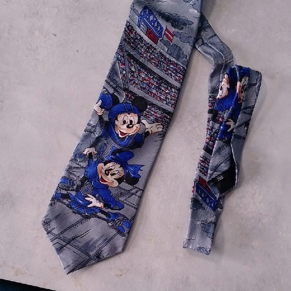 Vintage Disney Minnie & Mickey Mouse Football Touchdown Graphic Tie