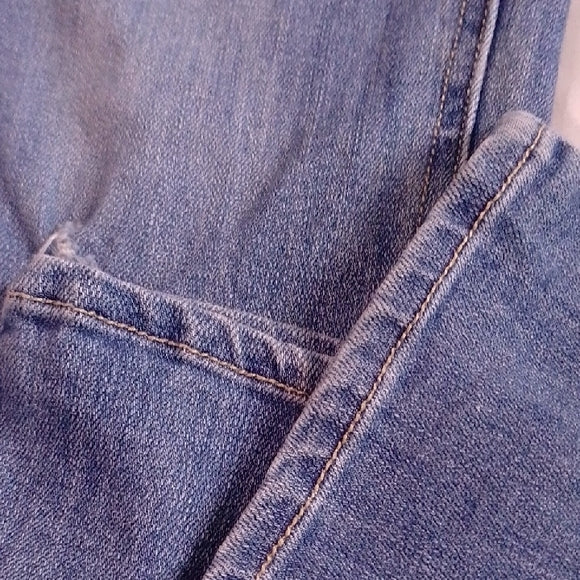 Stylish Modern Denim Overalls Workwear on s'en fout des garçons