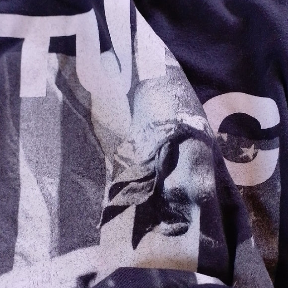 TUPAC AMERICAN FLAG GRAPHIC T-SHIRT