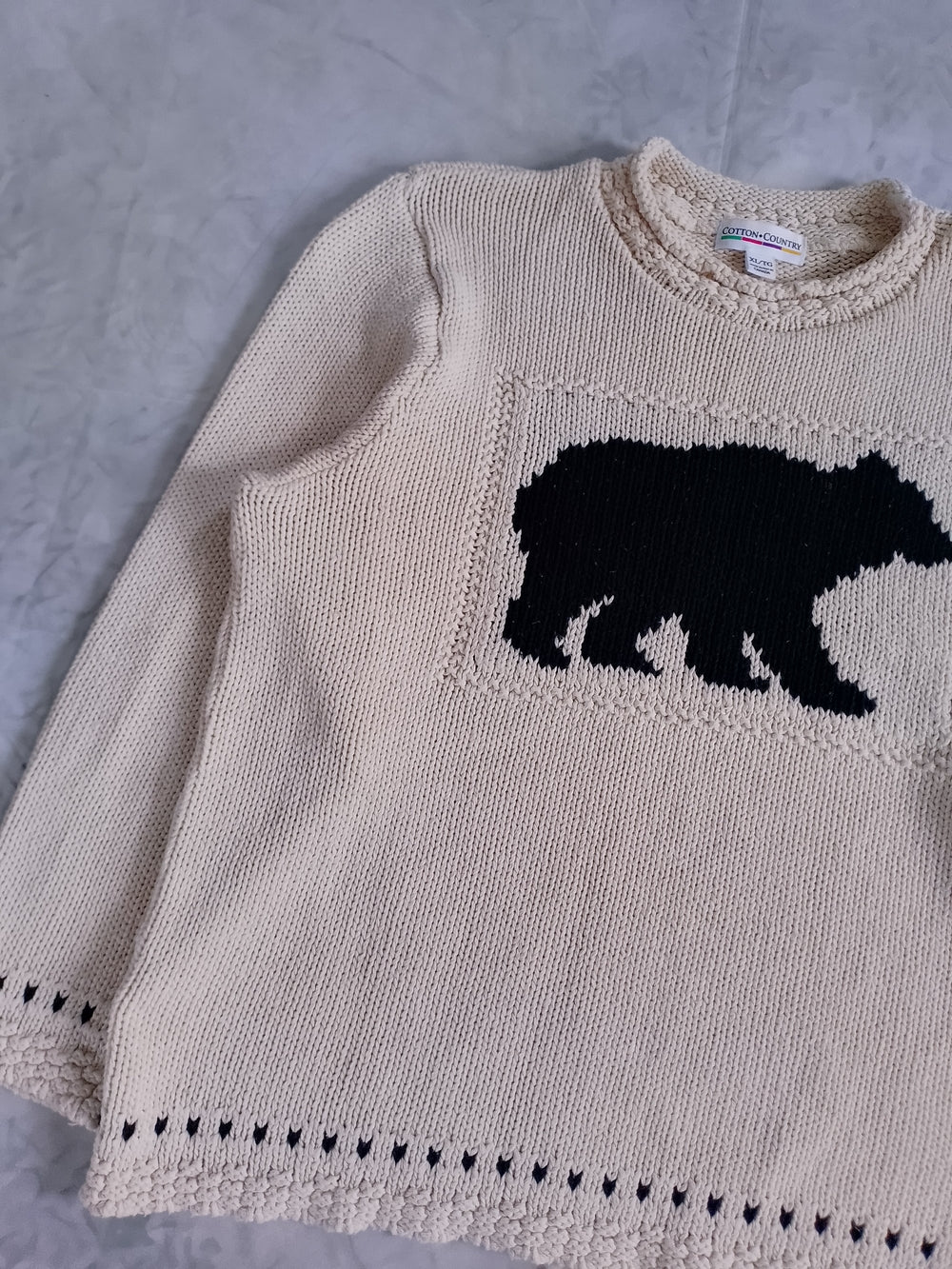 Vintage 90s Black Bear Motif Cream Knit Sweater