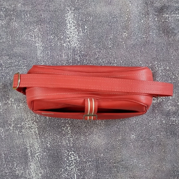 Vintage 1970s  Samsonite Red Shoulder Bag RED UNISEX LEATHER